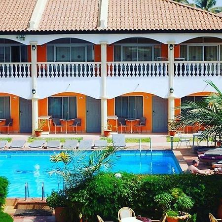 Cape Point Hotel Bakau Zewnętrze zdjęcie