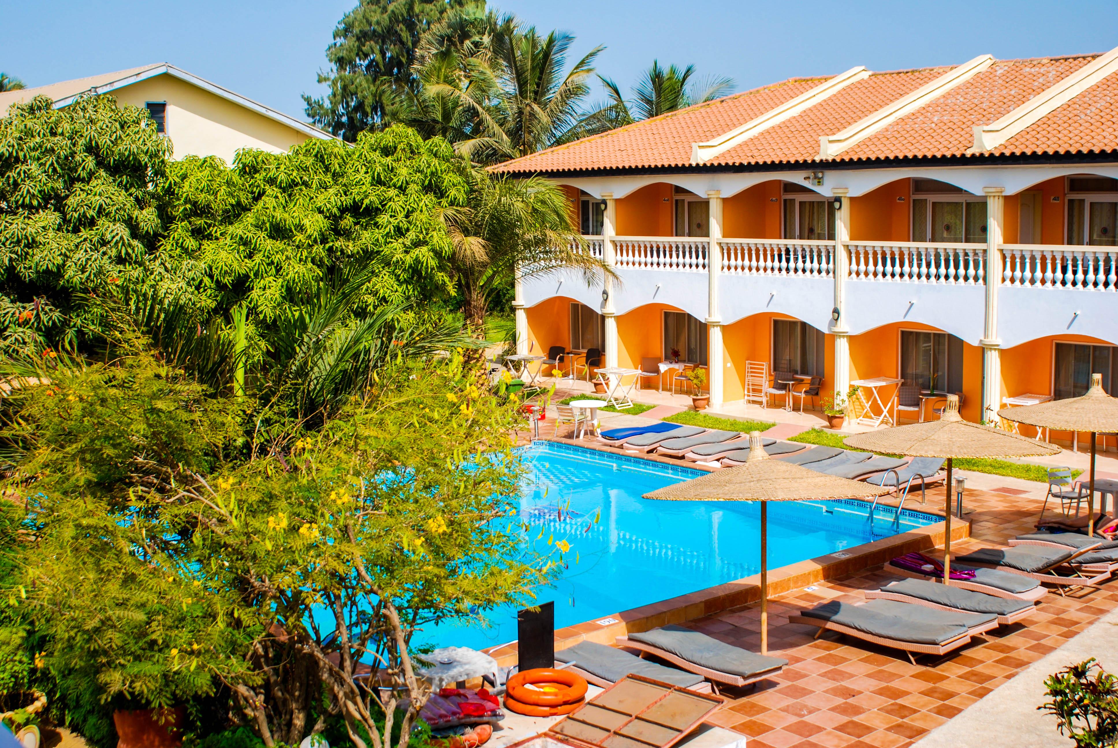 Cape Point Hotel Bakau Zewnętrze zdjęcie