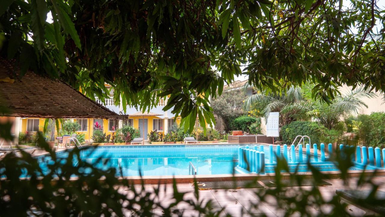 Cape Point Hotel Bakau Zewnętrze zdjęcie
