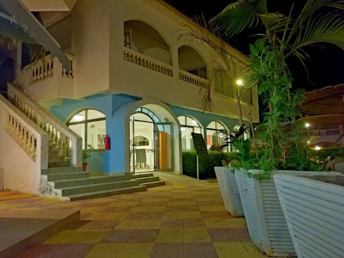Cape Point Hotel Bakau Zewnętrze zdjęcie