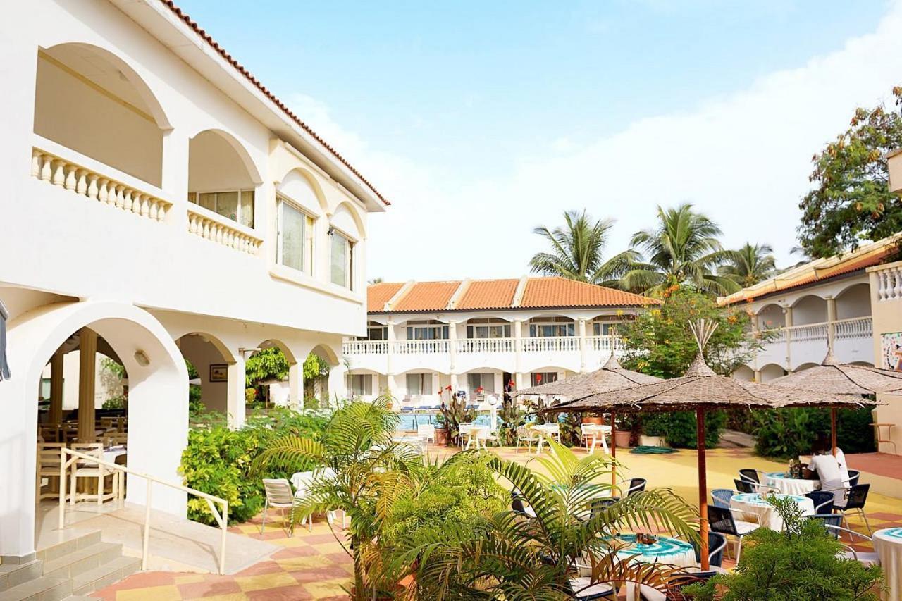 Cape Point Hotel Bakau Zewnętrze zdjęcie