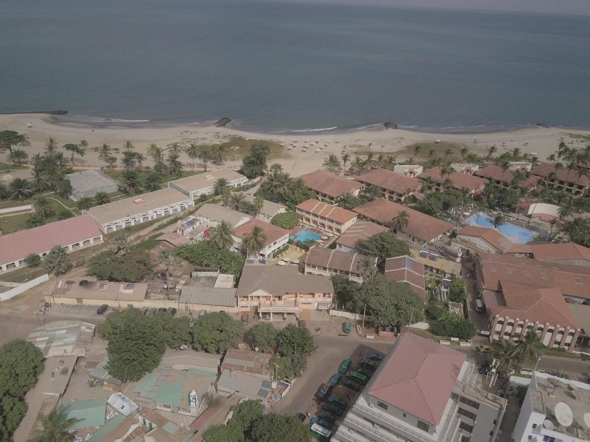 Cape Point Hotel Bakau Zewnętrze zdjęcie