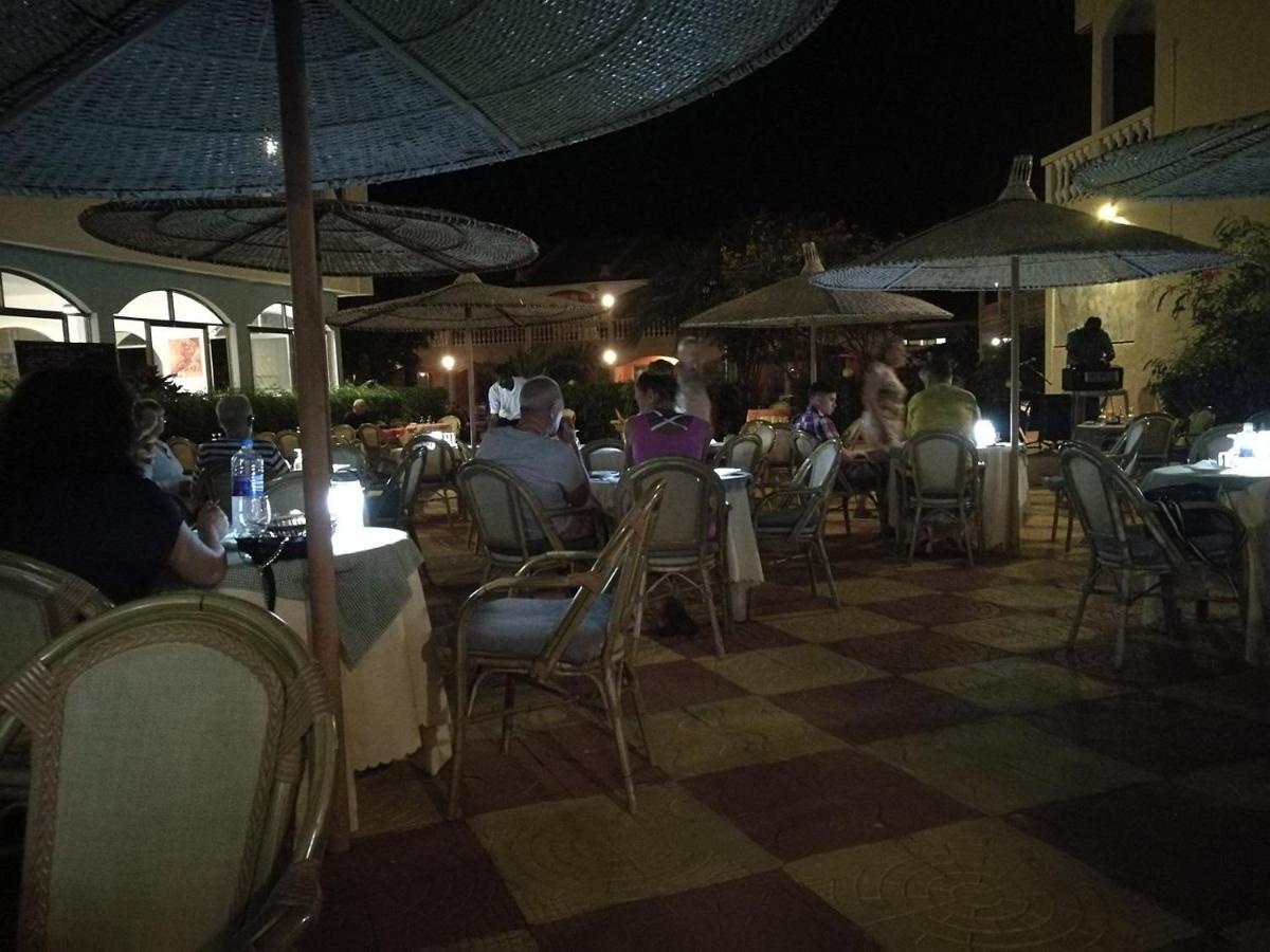 Cape Point Hotel Bakau Zewnętrze zdjęcie