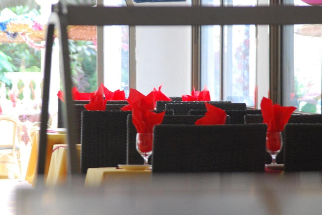Cape Point Hotel Bakau Zewnętrze zdjęcie