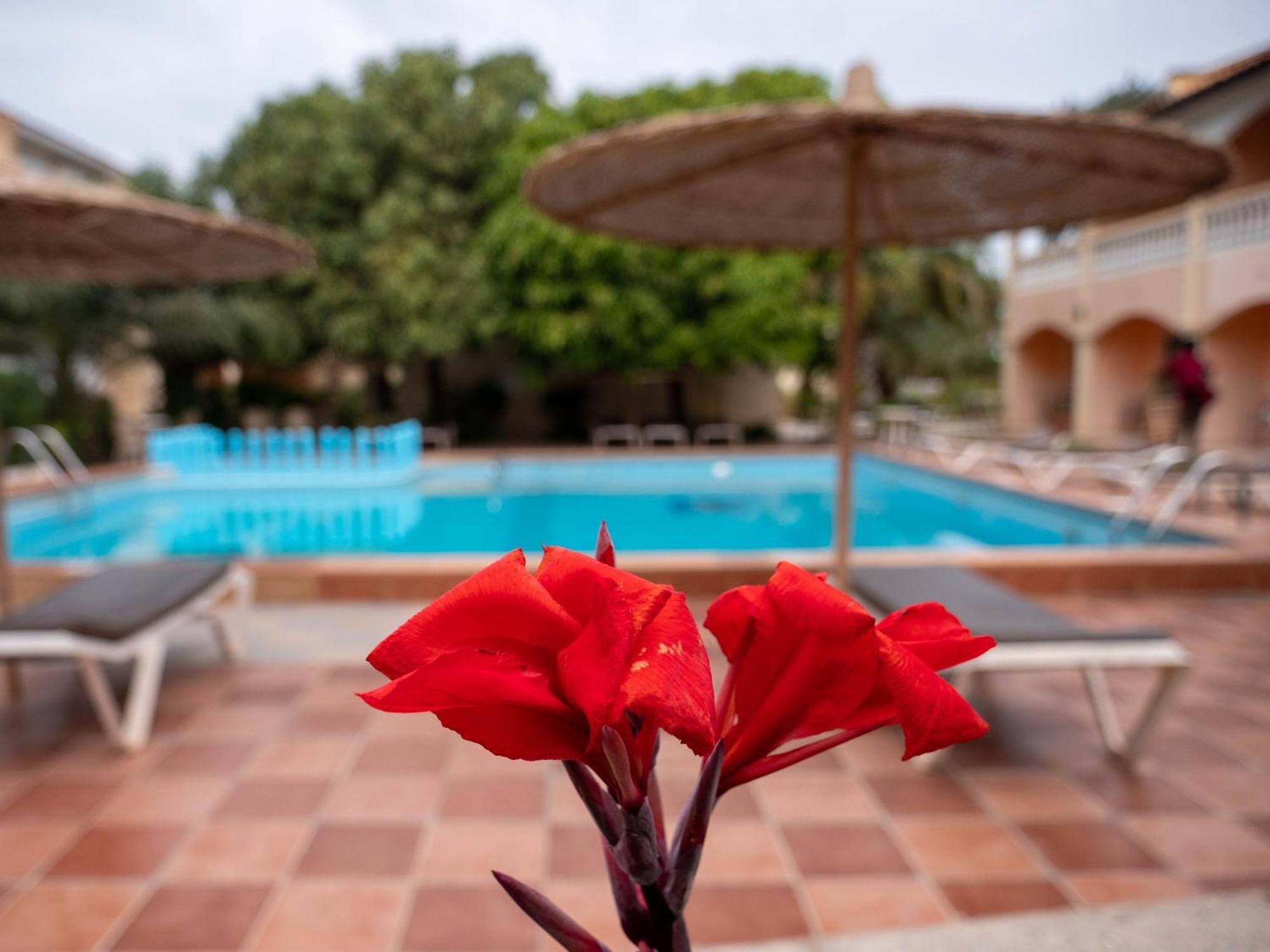 Cape Point Hotel Bakau Zewnętrze zdjęcie