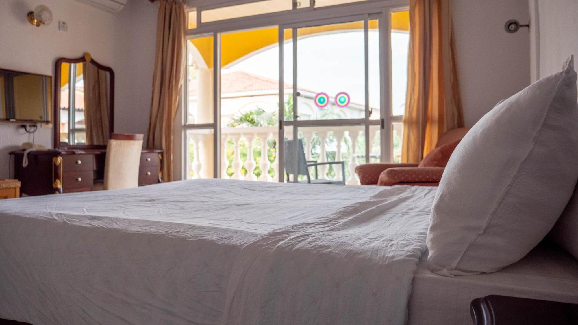 Cape Point Hotel Bakau Zewnętrze zdjęcie