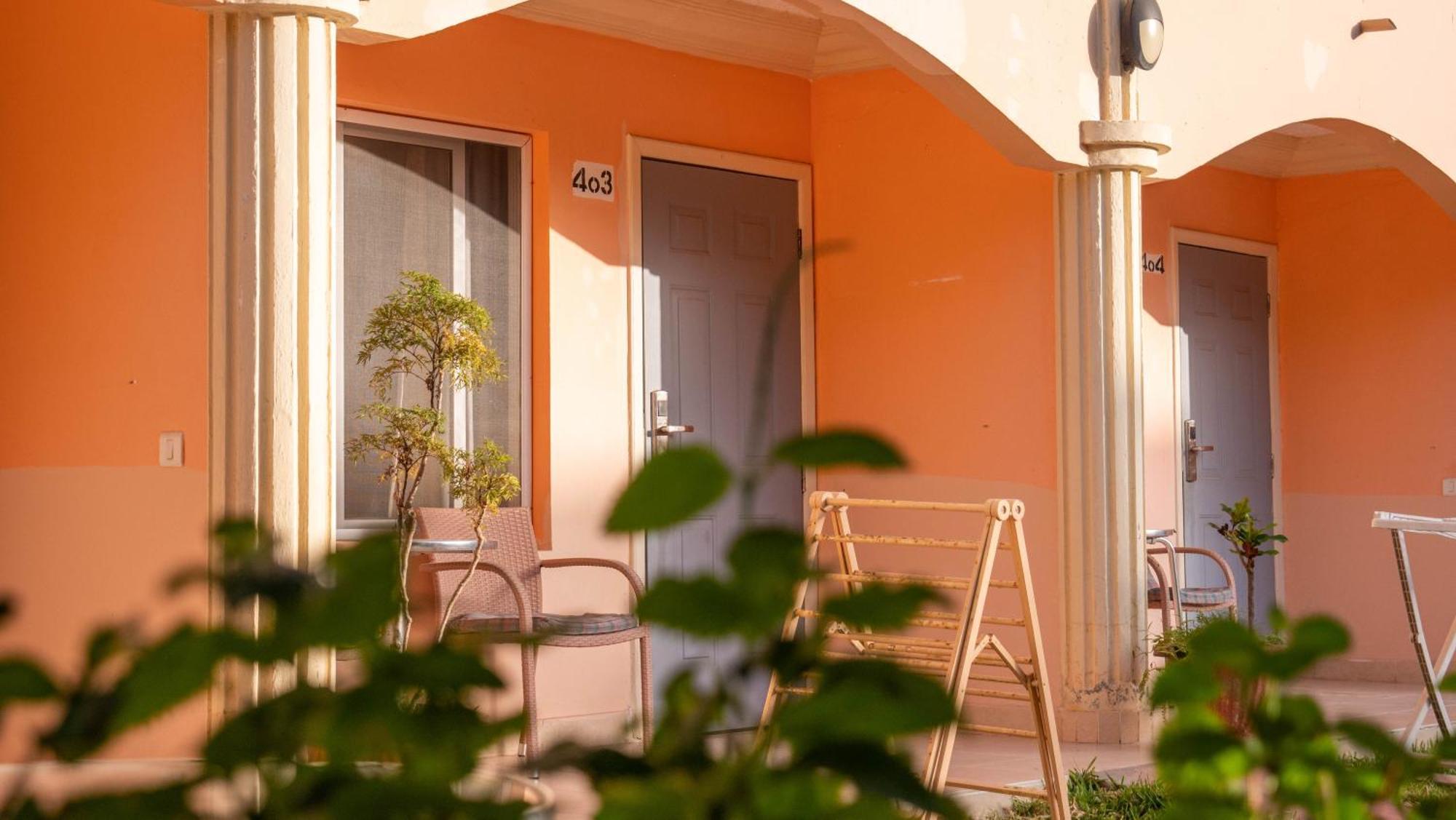 Cape Point Hotel Bakau Zewnętrze zdjęcie
