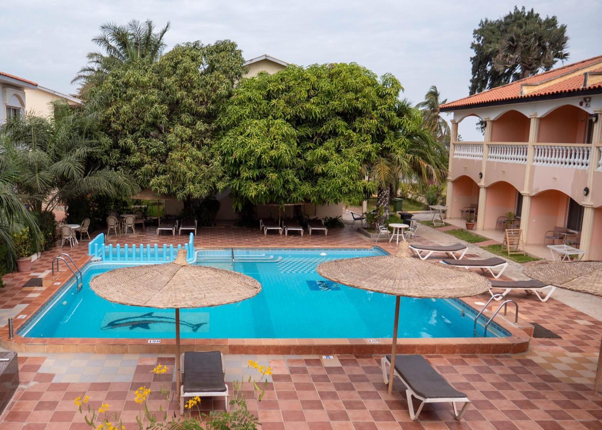 Cape Point Hotel Bakau Zewnętrze zdjęcie