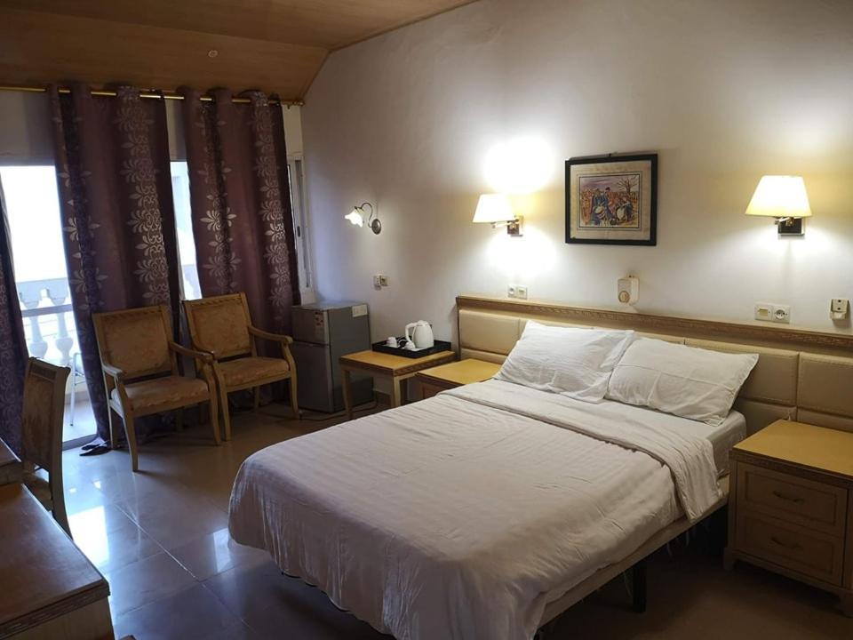 Cape Point Hotel Bakau Zewnętrze zdjęcie